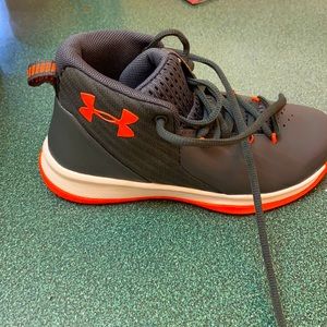 Brand new kids sneaker size 13.5k